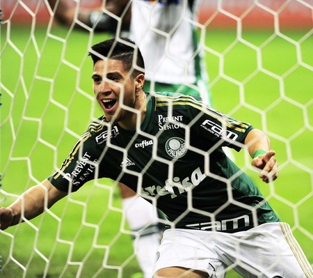 Cristaldo dispara, ameaça Dátolo e consolida Argentina no Gringo do Ano