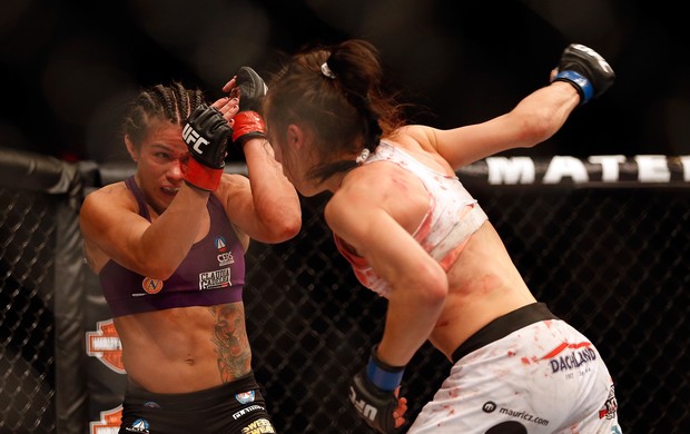 MMA, UFC Phoenix, Claudia Gadelha e Joanna Jedrzejczyk  (Foto: Getty Images)