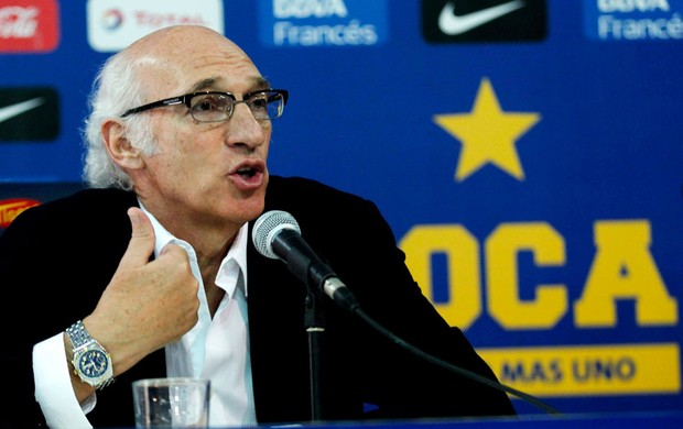 Carlos Bianchi é apresentado como técnico do Boca Juniors (Foto: Reuters)