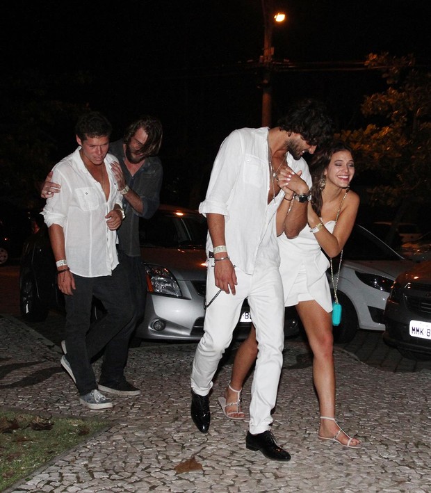 Bruna Marquezine e Marlon Teixeira (Foto: Orlando Oliveira / AgNews)