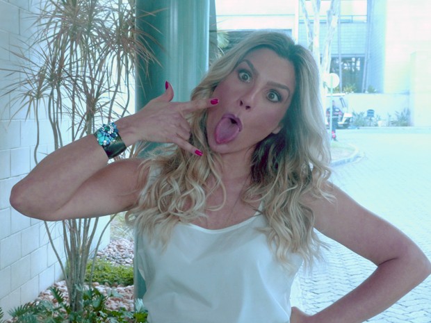 Flávia Alessandra capricha na careta (Foto: Encontro com Fátima Bernardes/TV Globo) Flávia Alessandra capricha na careta (Foto: Encontro com Fátima Bernardes/TV Globo)