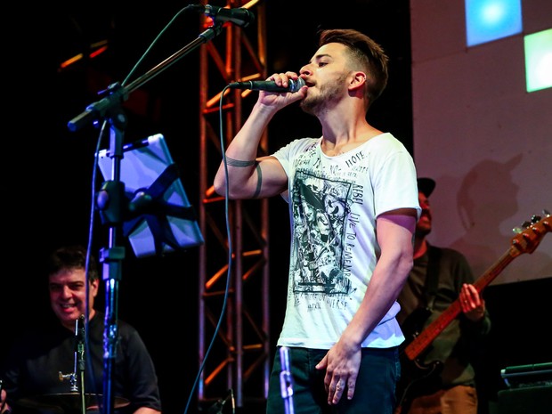 Junior Lima em apresentação da banda Soul Funk em show em São Paulo (Foto: Manuela Scarpa/ Foto Rio News)