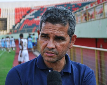 Álvaro Miguéis, técnico do Atlético-AC (Foto: Duaine Rodrigues)