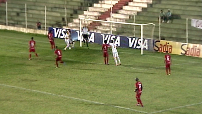 Lance do jogo Real Noroeste x Rio Branco-AC (Foto: Reprodução/TV Gazeta Noroeste)