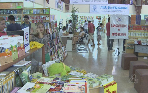 Feira do Livro dentro da Casa do Artesão em Macapá. (Foto: Reprodução/TV Amapá)