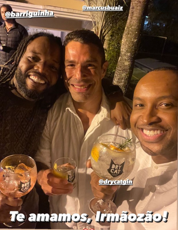 Marcus Buaiz curte noite com Thiaguinho e mais amigos (Foto: Reprodução/Instagram)
