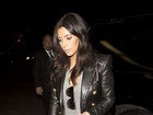 Kim Kardashian exibe silhueta mais fina com jaqueta de R$ 10 mil