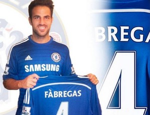 Fàbregas, ex-Arsenal, assina com o Chelsea (Foto: Reprodução)