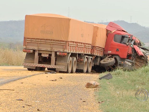 Em um dos acidentes, motorista de 49 anos morreu no local. (Foto: Reprodução/TVCA)