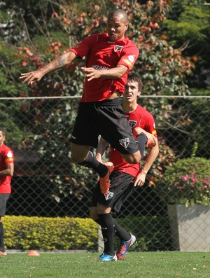 luis fabiano são paulo treino (Foto: Luiz Pires / Vipcomm)