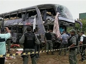 Acidente Ônibus Ceará Belém Belenenses Morreram Mortos Feridos Sobral (Foto: Reprodução/TV Liberal)
