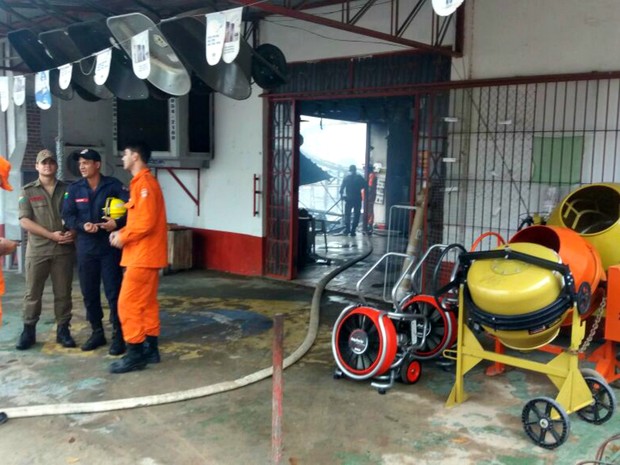 Prejuízo chega a R$ 16 milhões em loja da Ronsy em Rio Branco, diz gerente de vendas  (Foto: Iryá Rodrigues/G1)
