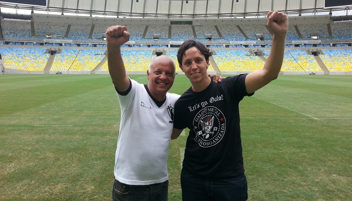Reinaldo e o filho Philipe no Mineirão: local de muitas alegrias do Rei para a torcida atleticana (Foto: Divulgação / Philipe Lima)