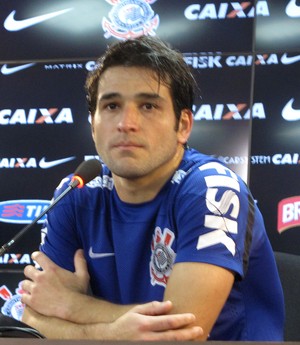 Lodeiro elogia Petros, mas promete aproveitar chance no Corinthians