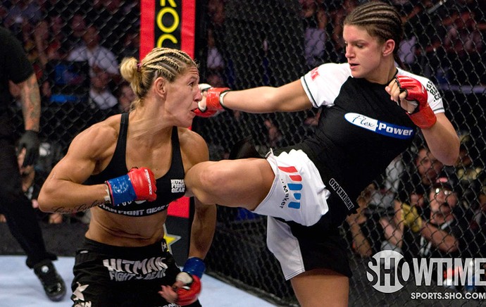 Cris Cyborg x Gina Carano UFC (Foto: Esther Lin/STRIKEFORCE) Cris Cyborg x Gina Carano UFC (Foto: Esther Lin/STRIKEFORCE)