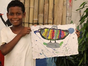 Crianças podem se expressar por meio dos desenhos, diz Ivanke (Foto: Sofía Nicolini Llosa/Pequeños Grandes Mundos/Divulgação)