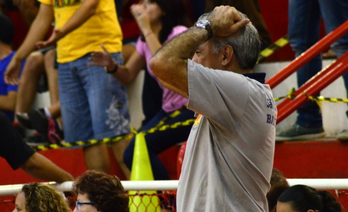 Técnico Luiz Zanon São José Basquete (Foto: Danilo Sardinha/GloboEsporte.com)