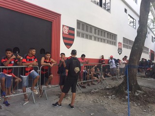 Fila ingressos Flamengo (Foto: Felippe Costa)