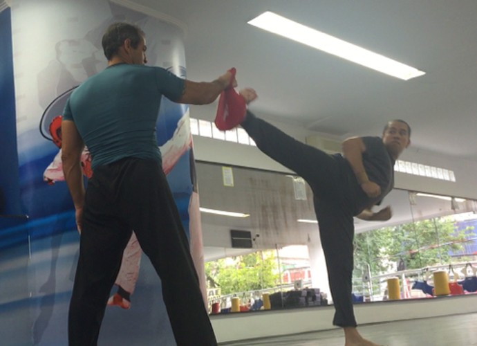 Edmilson Filho treina artes marciais com Fábio Goulart (Foto: Gshow)