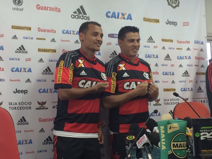 Alan Patrick e Ayrton apresentação Flamengo (Foto: Ivan Raupp/GloboEsporte.com)
