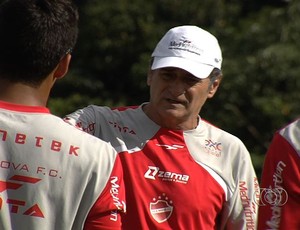 Darío Pereyra, técnico do Vila Nova (Foto: Reprodução/TV Anhanguera)