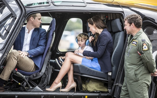 Príncipe William, Príncipe George e Kate Middleton (Foto: RICHARD POHLE / POOL / AFP)