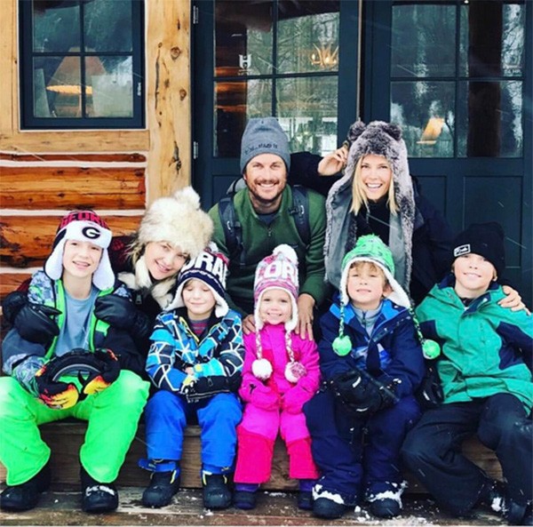 Kate Hudson com os filhos, e o irmão, o também ator Oliver Hudson, com esposa e filhos (Foto: Instagram)