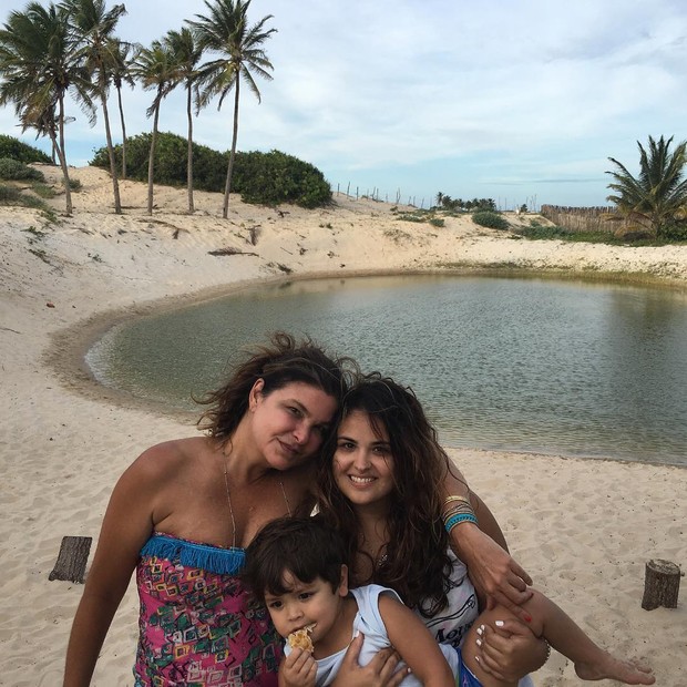 Cristiana Oliveira com a filha Rafella e o neto, Miguel (Foto: Arquivo Pessoal)
