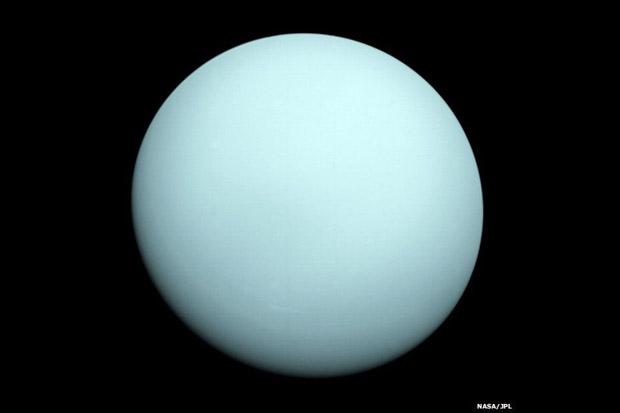 A espaçonave Voyager 2 passou ao largo de Urano, o sétimo planeta que orbita o Sol, em janeiro de 1986 (Foto: Nasa/JPL)