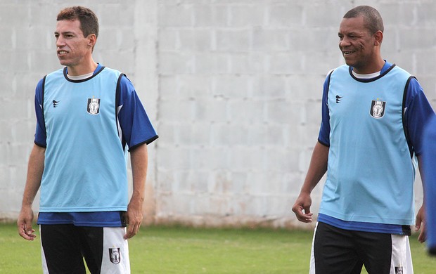 Dimba e Allan Dellon, atacantes do Ceilândia (Foto: Fabrício Marques / GLOBOESPORTE.COM)