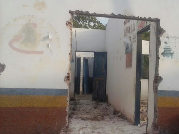 Inquerito vai apurar demolição de escola pública em São Gonçalo, Chapadinha (MA) (Foto: Luciana Vieira / Divulgação)