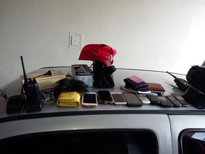 Material encontrado com os suspeitos (Foto: Divulgação/Polícia Militar)