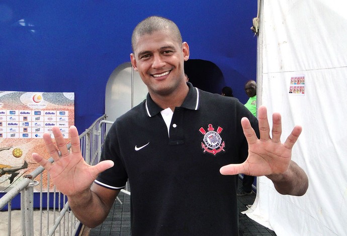 Goleiro Mão Corinthians Futebol de Areia (Foto: Fabio Leme)
