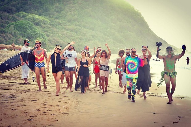 Paulo Vilhena comemora aniversário com os amigos em Noronha (Foto: Reprodução/Instagram)