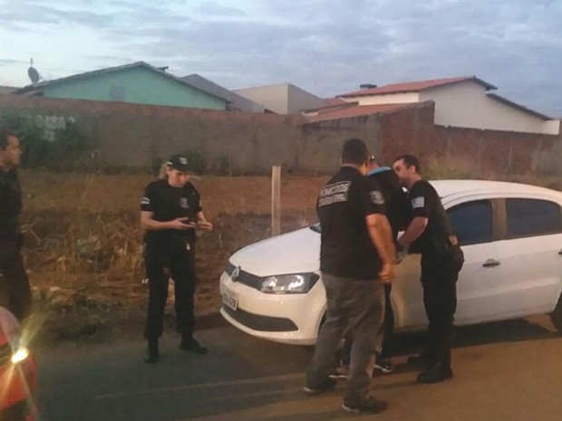 Homem é preso suspeito de vender carro e registrar roubo para ficar com dinheiro do seguro, em Goiânia, Goiás (Foto: Divulgação/Polícia Civil)
