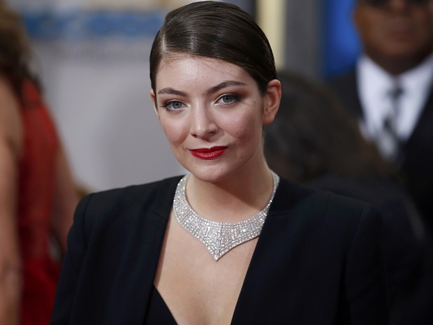 Cantora Lorde chega à cerimônia do Globo de Ouro 2015. (Foto: REUTERS/Danny Moloshok) Cantora Lorde chega à cerimônia do Globo de Ouro 2015. (Foto: REUTERS/Danny Moloshok)