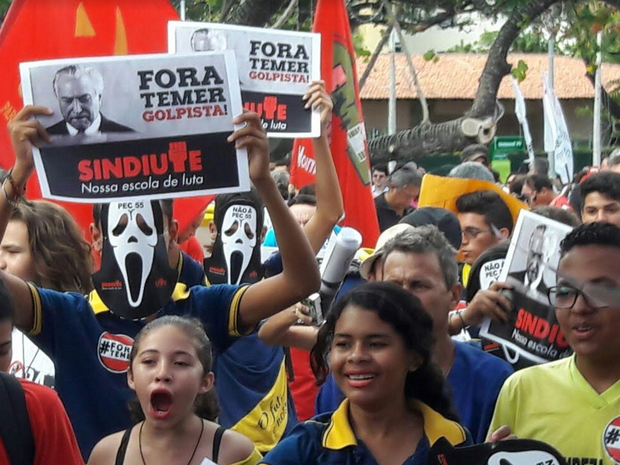 De acordo com a organização do evento a manifestação reuniu cerca de 5 mil pessoas. (Foto: Leandro Silva/TV Verdes Mares)