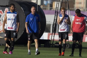 Mano valoriza elenco e deixa avaliação para fim do ano: “Conjunto da obra”