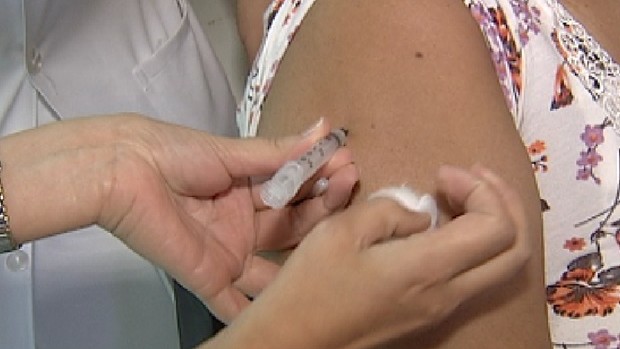 Vacinação contra a gripe continua em Catanduva  (Foto: Reprodução / TV Tem)