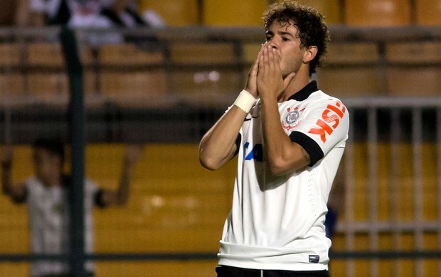 Alexandre pato corinthians São Bernardo (Foto: Rodrigo Gazzanel / Agência Estado)
