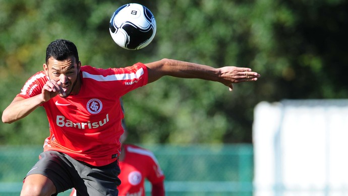 Réver, zagueiro do Inter, em treino na Florida (Foto: RIcardo Duarte / Internacional/ Divulgação) Réver, zagueiro do Inter, em treino na Florida (Foto: RIcardo Duarte / Internacional/ Divulgação)