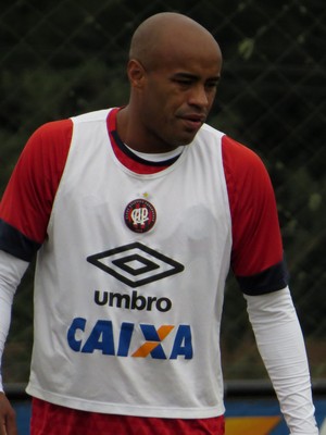 Zagueiro Thiago Heleno do Atlético-PR (Foto: Fernando Freire)