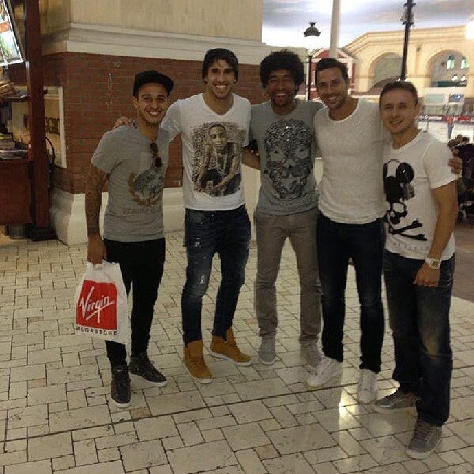 Jogadores do Bayern munique fazem compras no Catar (Foto: Reprodução )