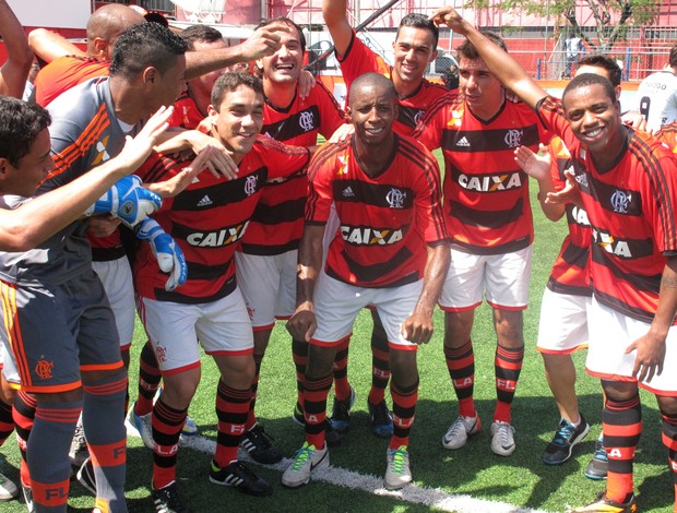 Mikimba comemora o título Carioca e brinca com o apelido de "Brocador de Fut 7" (Foto: Marcos Paulo Rebelo)