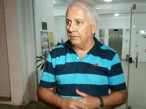 Presidente do sindicato dos funcionários fala em &#39;carência&#39; no hospital (Foto: Cláudio Nascimento/ TV TEM)