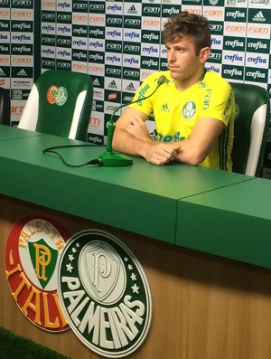 Satisfeito com sua estreia no Verdão, Fabiano elogia as oportunidades que Cuca vem dando a todo o elenco.