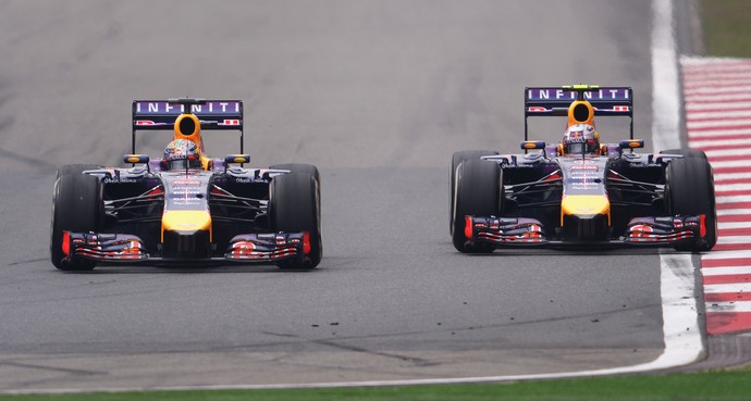 Sebastian Vettel e Daniel Ricciardo no GP da China de 2014 (Foto: Getty Images)