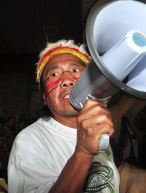 protesto Maracanã índios Licitação (Foto: Nelson Veiga / Globoesporte.com)