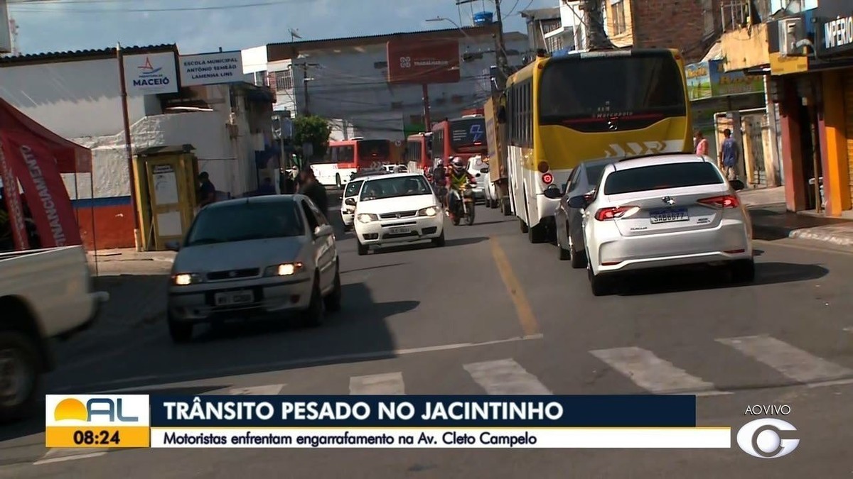 Problema em semáforos provoca congestionamento no Jacintinho e em