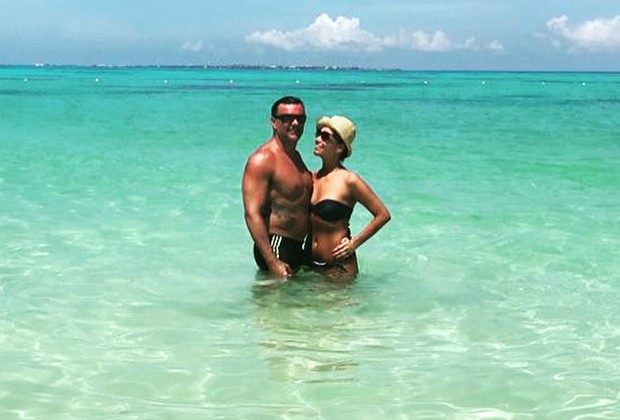 Sabina Simonato e o marido, Evandro, em Cancun (Foto: Reprodução/Instagram) Sabina Simonato e o marido, Evandro, em Cancun (Foto: Reprodução/Instagram)